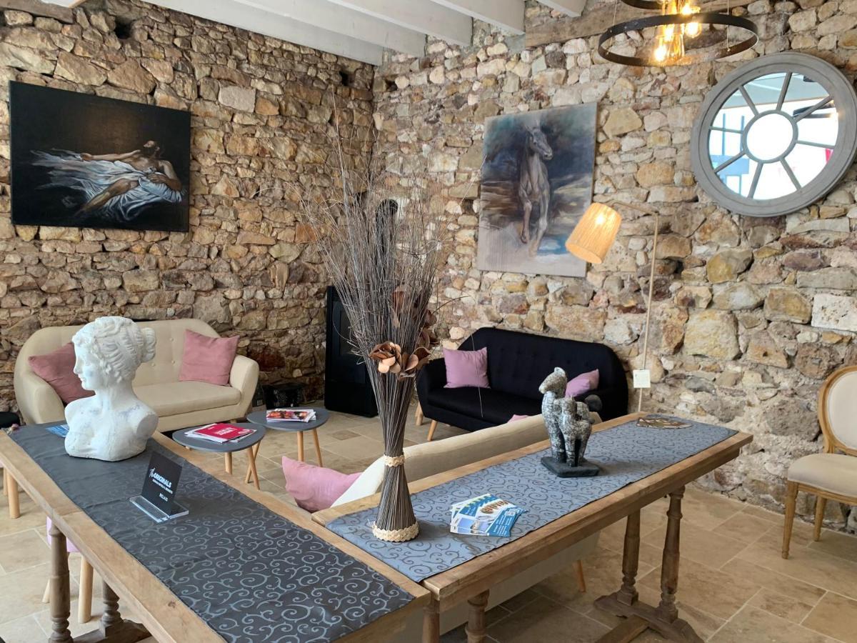 Le Manoir De Pierre Levee, The Originals Collection Hotell Tournon-Saint-Martin Exteriör bild