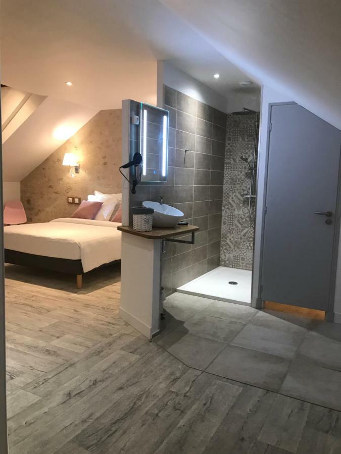 Le Manoir De Pierre Levee, The Originals Collection Hotell Tournon-Saint-Martin Exteriör bild